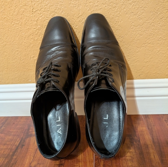 Shoes - Picture 6 of 7